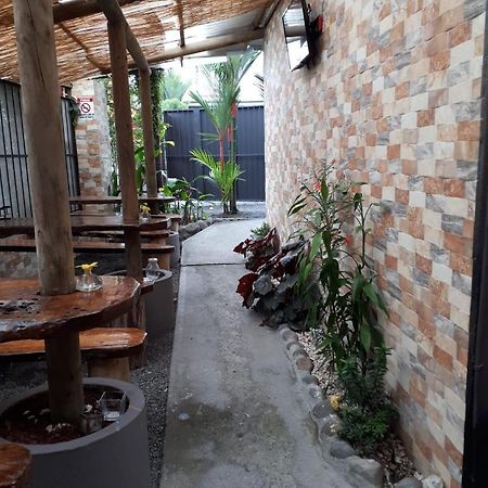 Guápiles Hotel Y Cabinas Del Tropico מראה חיצוני תמונה