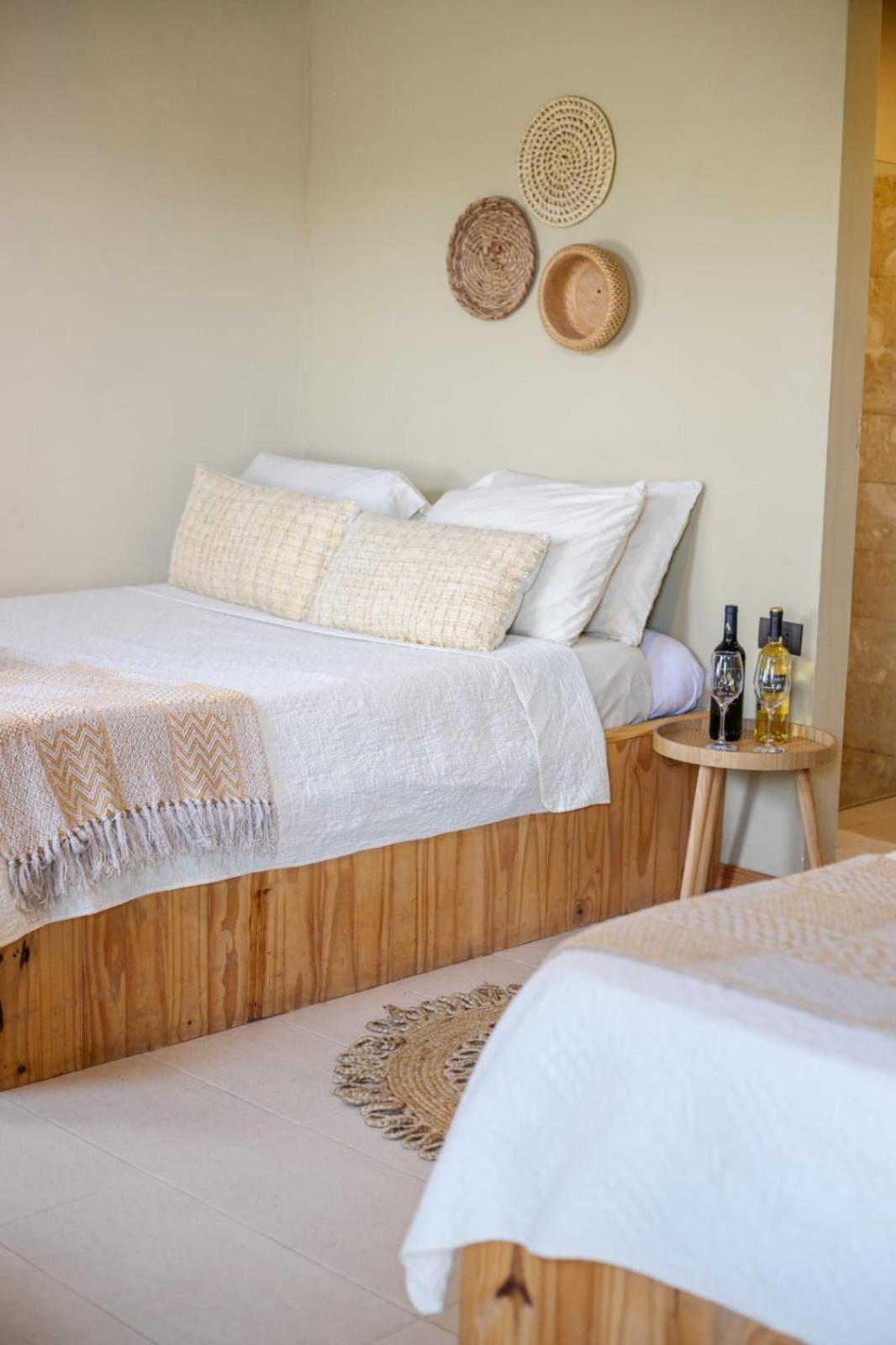 Guápiles Hotel Y Cabinas Del Tropico מראה חיצוני תמונה