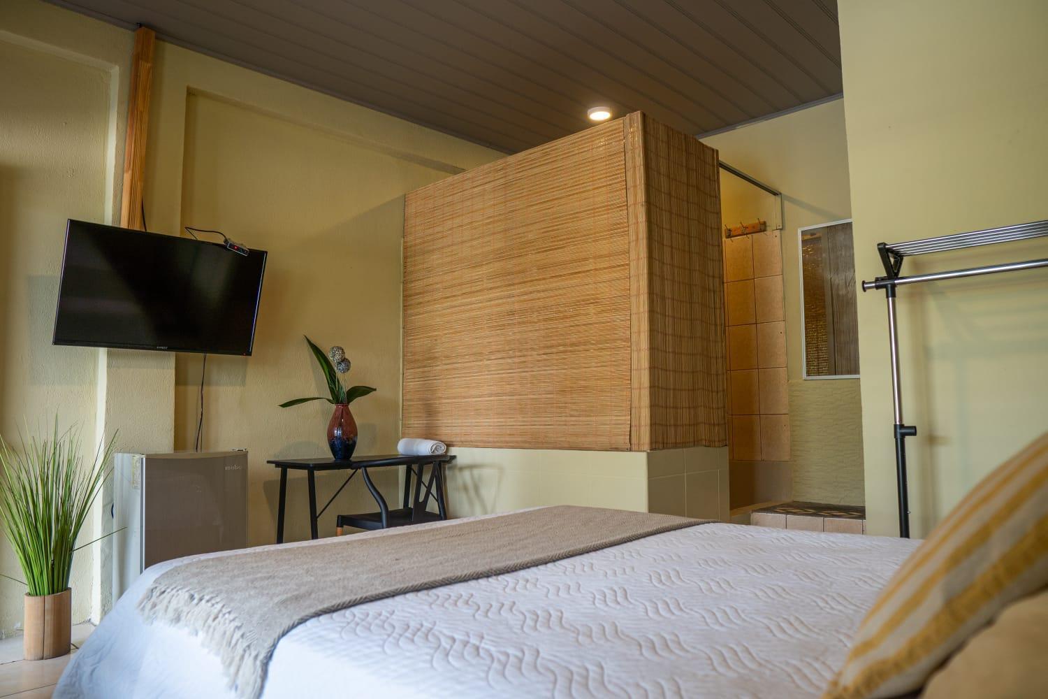 Guápiles Hotel Y Cabinas Del Tropico מראה חיצוני תמונה