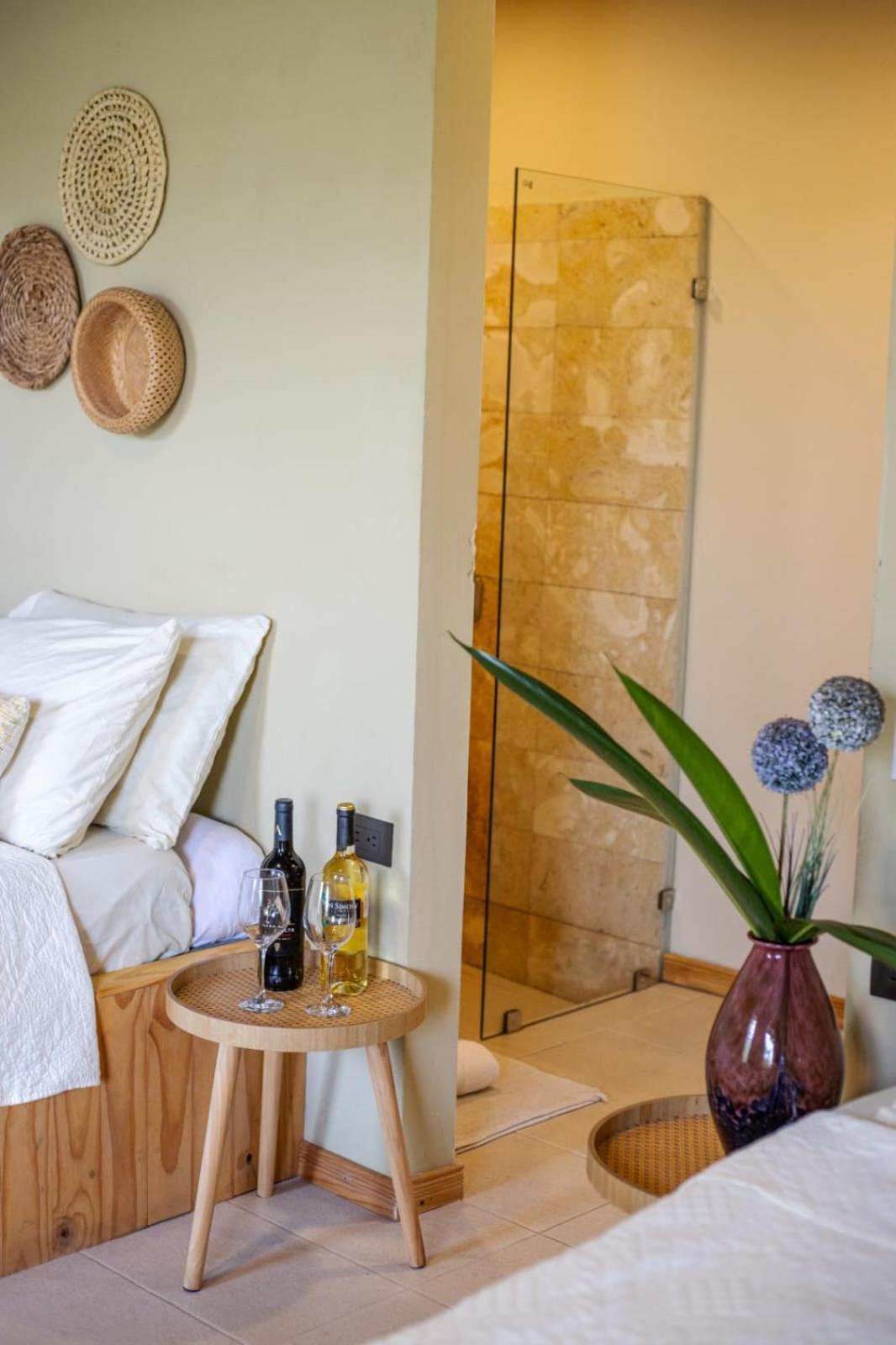 Guápiles Hotel Y Cabinas Del Tropico מראה חיצוני תמונה